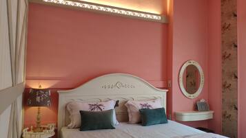 Classic Double Room, 1 Queen Bed, Balcony, City View | Desk, soundproofing, free WiFi, bed sheets