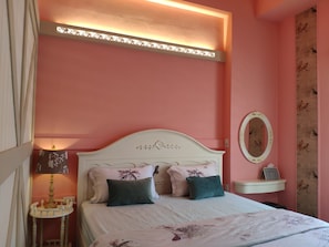Classic Double Room, 1 Queen Bed, Balcony, City View | Desk, soundproofing, free WiFi, bed sheets - Teacher Cai Homestay (Liuqiu)