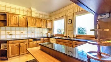 Refrigerador, microondas, horno y lavavajillas