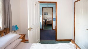 2 bedrooms, WiFi, bed sheets