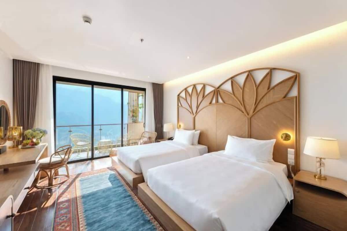 1 bedroom, premium bedding, minibar, in-room safe