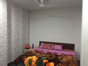 Rollaway beds, free WiFi