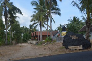 Front of property - Penida Lapaya Garden (Penida Island)