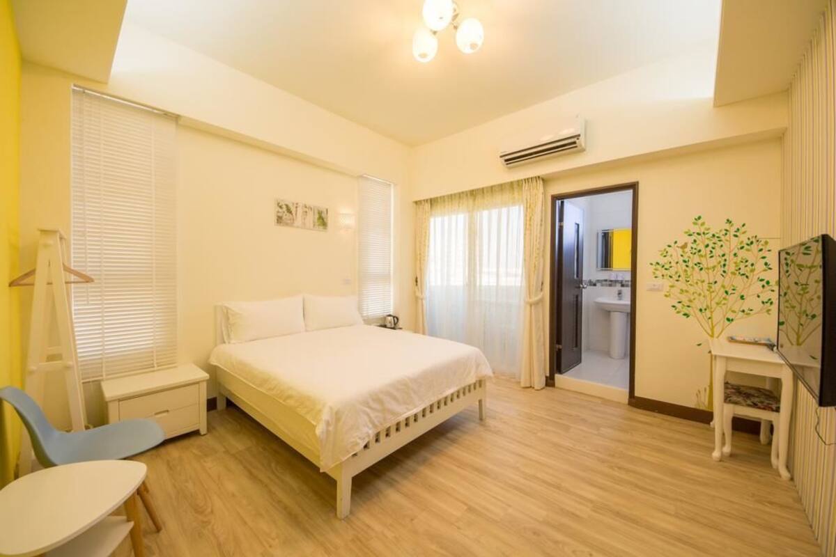 Comfort Double Room | Desk, blackout drapes, soundproofing, rollaway beds (surcharge)