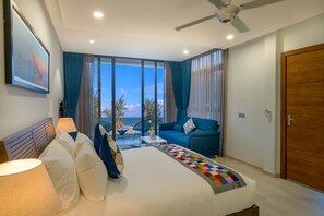 Egyptian cotton sheets, premium bedding, minibar, individually decorated - Beach Haven Suites Hoi An (Da Nang)