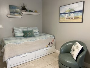 1 habitación, tabla de planchar con plancha, wifi gratis y ropa de cama 