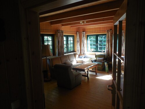 Cozy wooden cottage with Wi-Fi and feel-good atmosphere