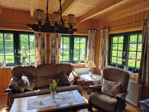 Cozy wooden cottage with Wi-Fi and feel-good atmosphere