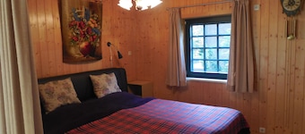 Gezellig houten huisje met WiFi en een prettige sfeer