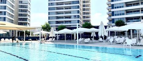 Piscina a l'aire lliure de temporada