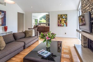 TV, fireplace - Riverview Retreat by MajorDomo - Six Bedroom Home (Arthurs Point)