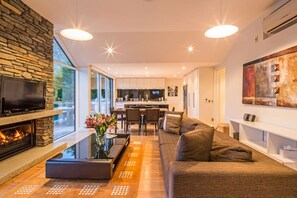 TV, fireplace - Riverview Retreat by MajorDomo - Six Bedroom Home (Arthurs Point)