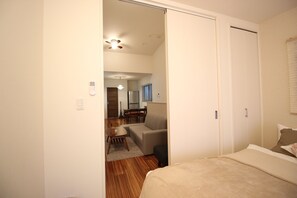 Chambre (Private Vacation, AG-1)