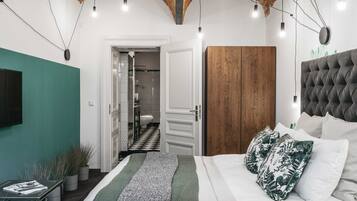 3 bedrooms, soundproofing, iron/ironing board, free WiFi