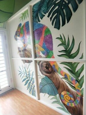 Perhehuone (Hotel speaks Mandarin only) | Työpöytä, äänieristys, vuodevaatteet