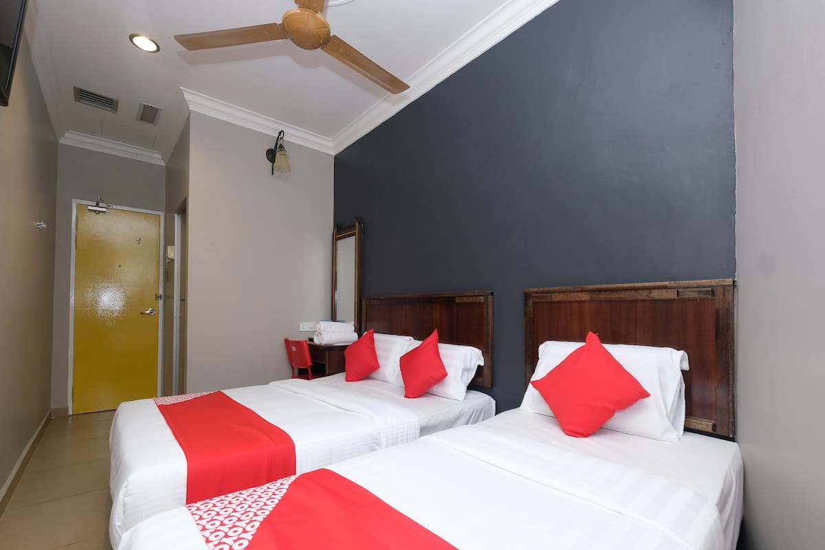 Superior Suite | 1 bedroom, desk, free WiFi, bed sheets