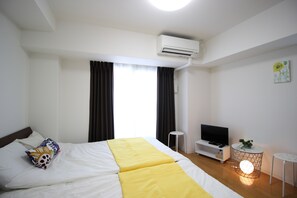 Quadruple Room (BG-501) | Blackout curtains, free WiFi, bed sheets - Breeze Garden Kyomachibori (Osaka)