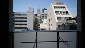 Habitación cuádruple (BG-501) | Balcón