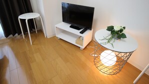 Habitación cuádruple (BG-501) | Televisión