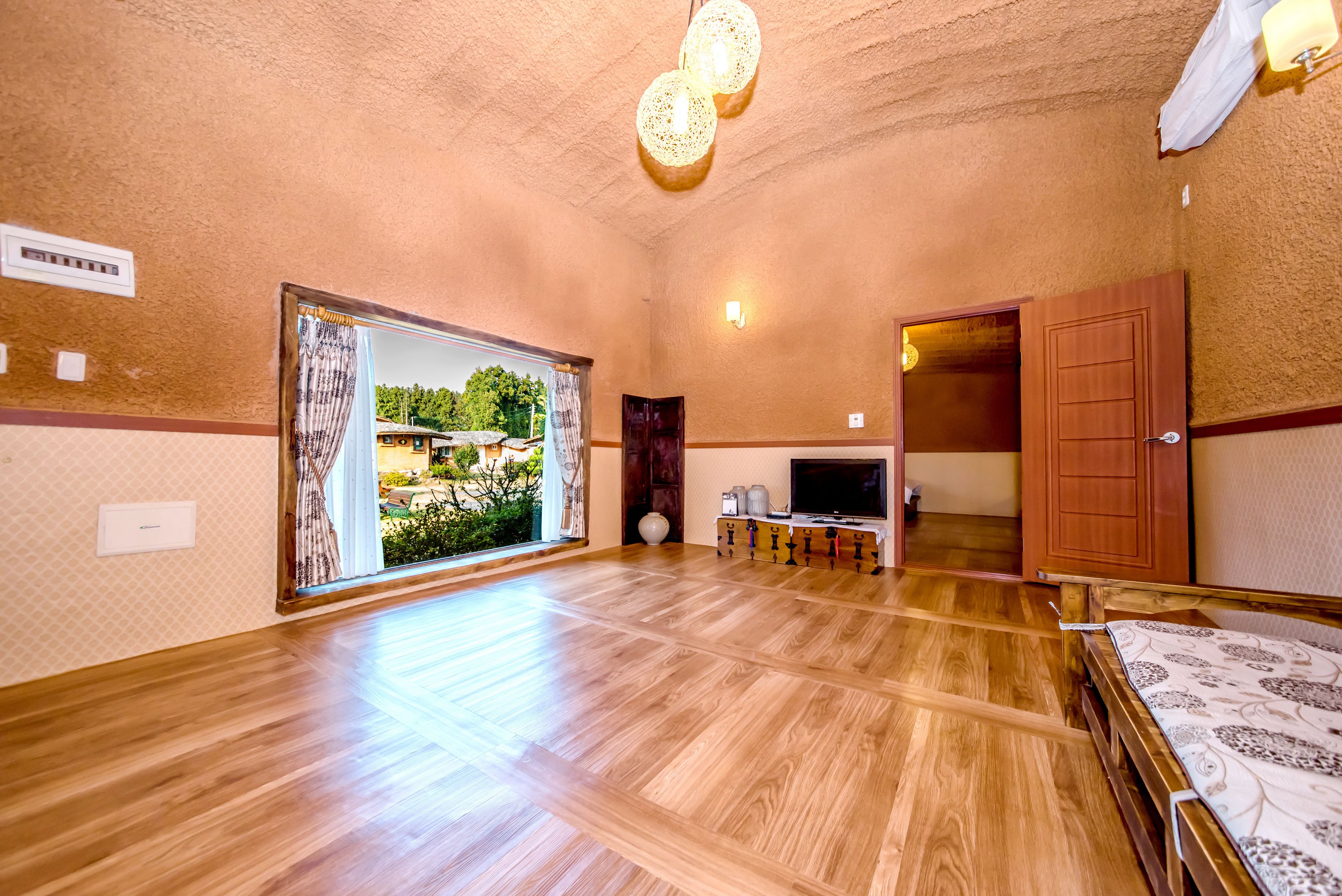 24평 | 거실 공간 | 평면 TV