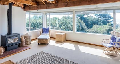 Kapiti at The Coast - Waikanae Holiday Home