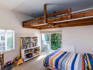 5 chambres, fer et planche à repasser, Wi-Fi, draps fournis