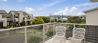 Jacksons - Two Mile Bay Holiday Home