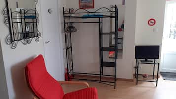 Decoración personalizada, muebles diferentes y cunas gratuitas