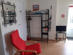 Double Room (Les Coquelicots) | Individually decorated, individually furnished, free cribs/infant beds