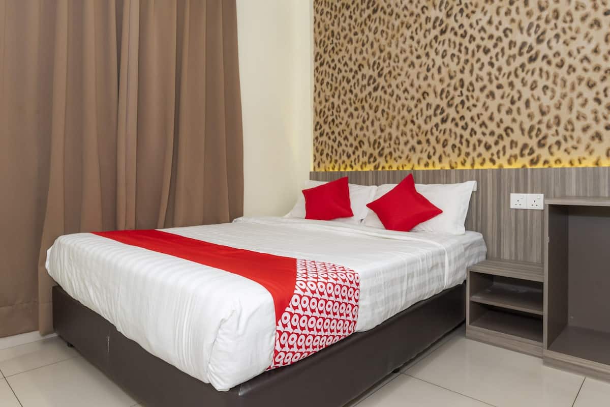 Deluxe Double Room | Soundproofing, iron/ironing board, free WiFi