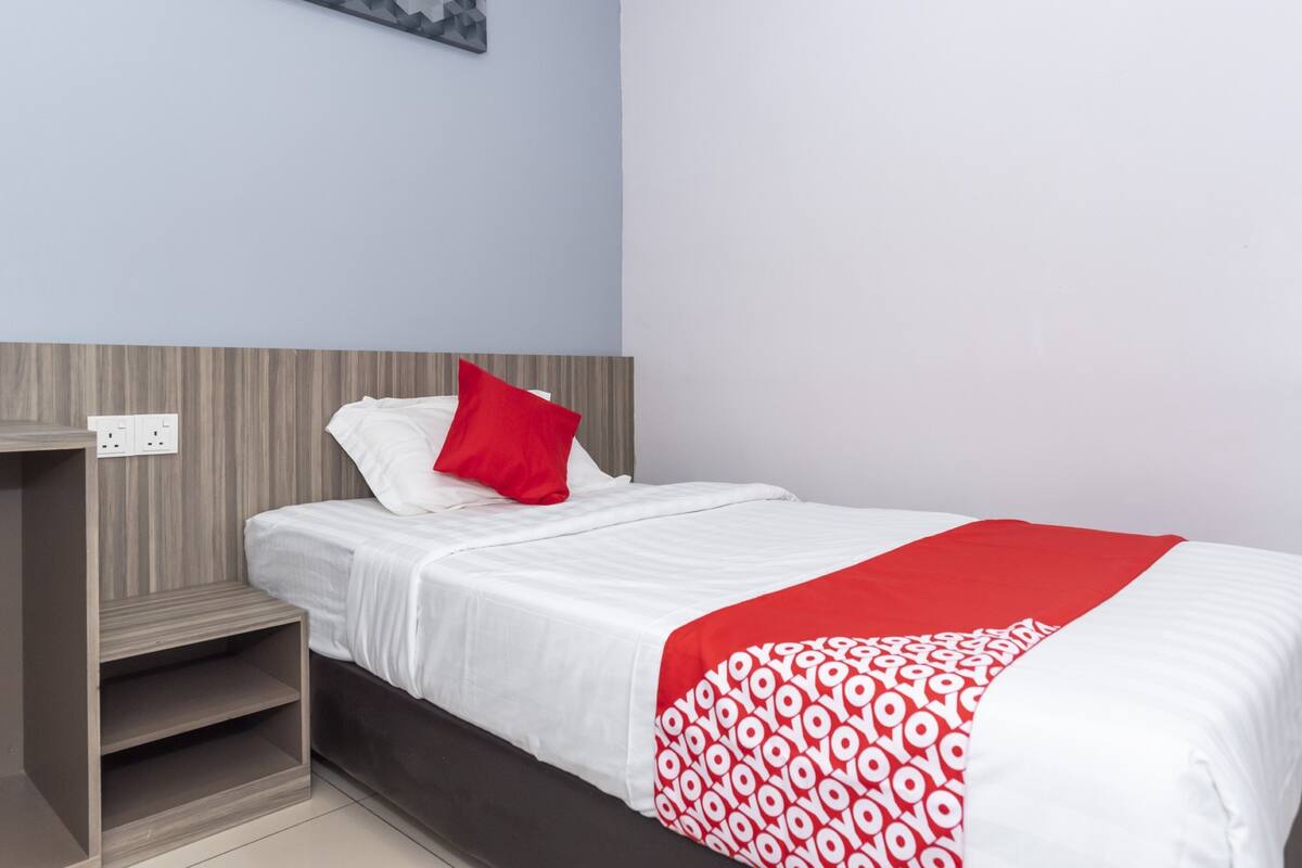 Habitación individual estándar | Sistema de insonorización, tabla de planchar con plancha, wifi gratis