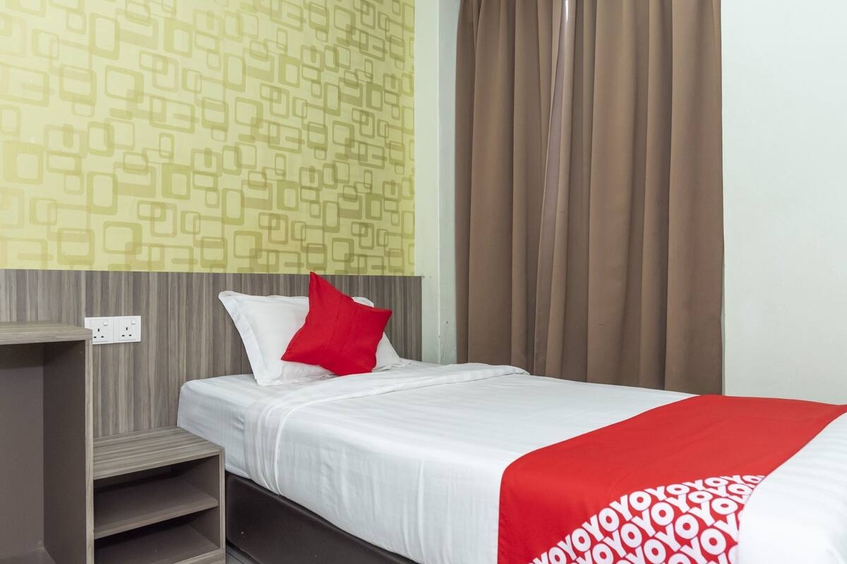 Habitación individual Deluxe | Sistema de insonorización, tabla de planchar con plancha, wifi gratis