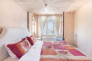 Blackout curtains, iron/ironing board, free WiFi, bed sheets - Villa Artemis near Athens Airport (Markopoulo Mesogaias)