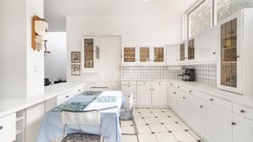 Fridge, stovetop, dishwasher, high chair