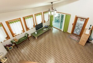 Casa (Haebichi) | Sala de estar | TV de tela plana