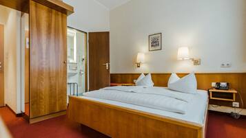 Comfort-Doppelzimmer | Schreibtisch, Bügeleisen/Bügelbrett, kostenloses WLAN, Bettwäsche