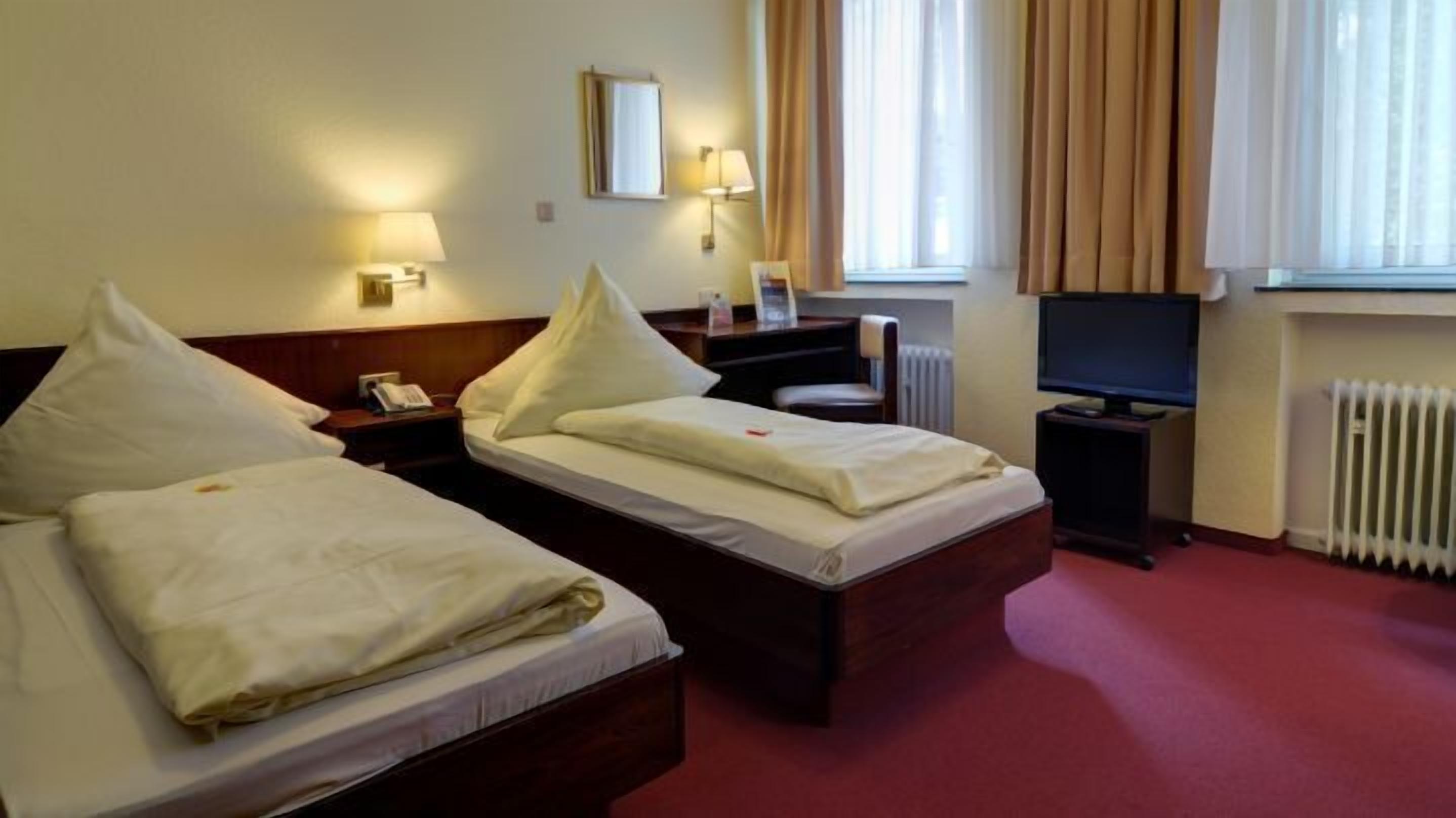 double room | desk, iron/ironing board, cots/infant beds, rollaway beds