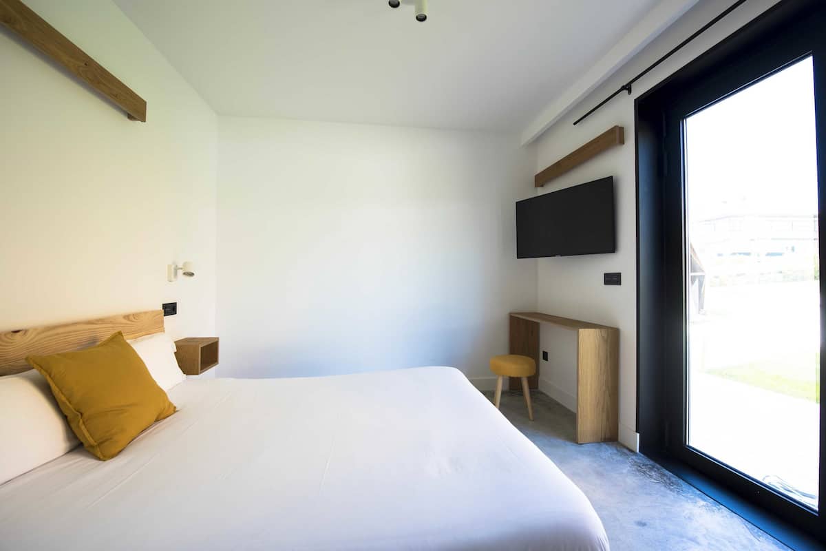 Double Room | Blackout drapes, free WiFi, bed sheets