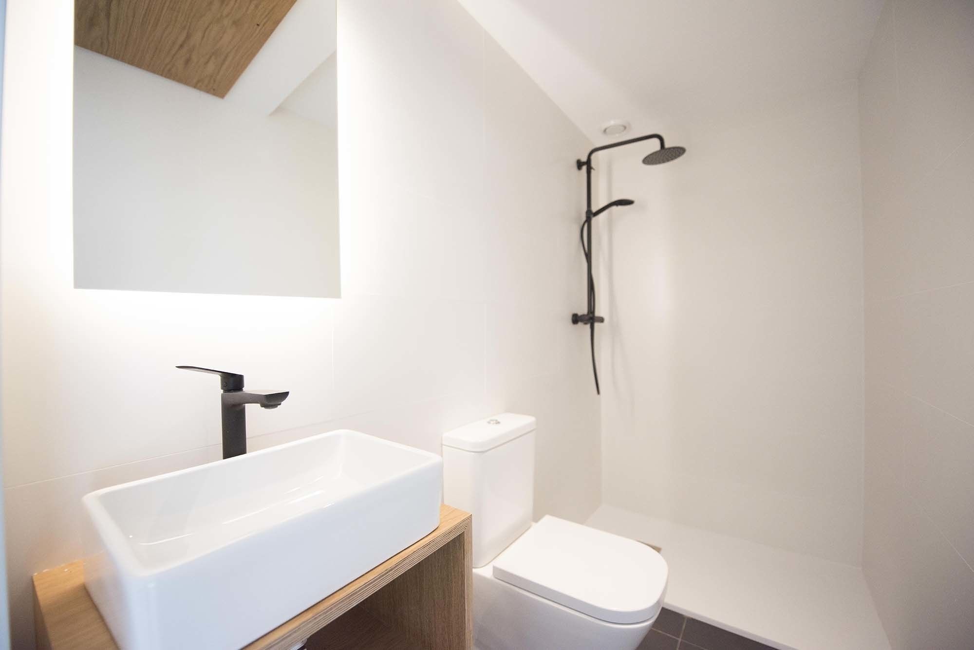Shower dan handuk