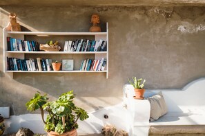 Library - Orto Paradiso (Minori)