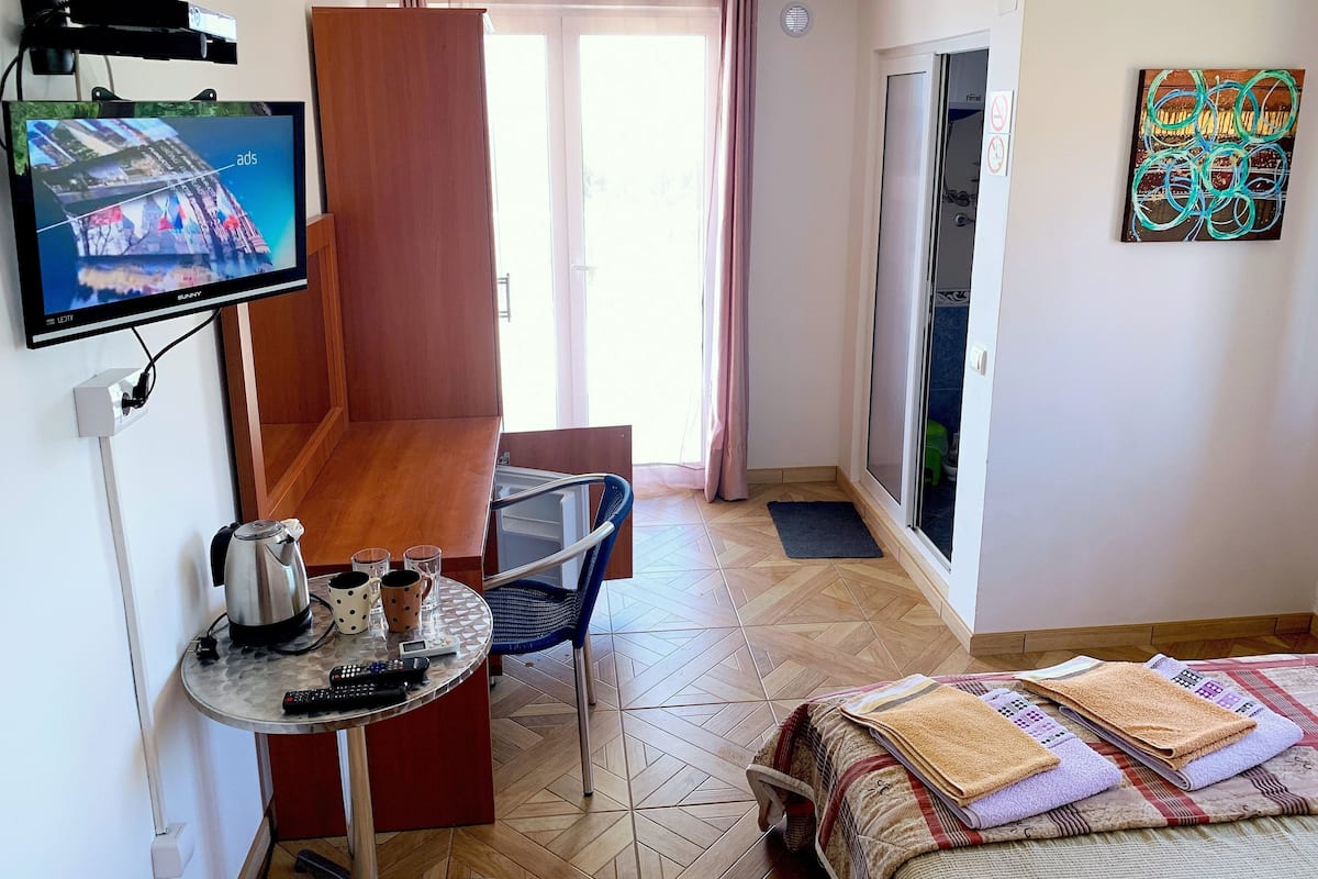 Superior Double Room, 1 King Bed, Sea View | Minibar, desk, laptop workspace, blackout drapes