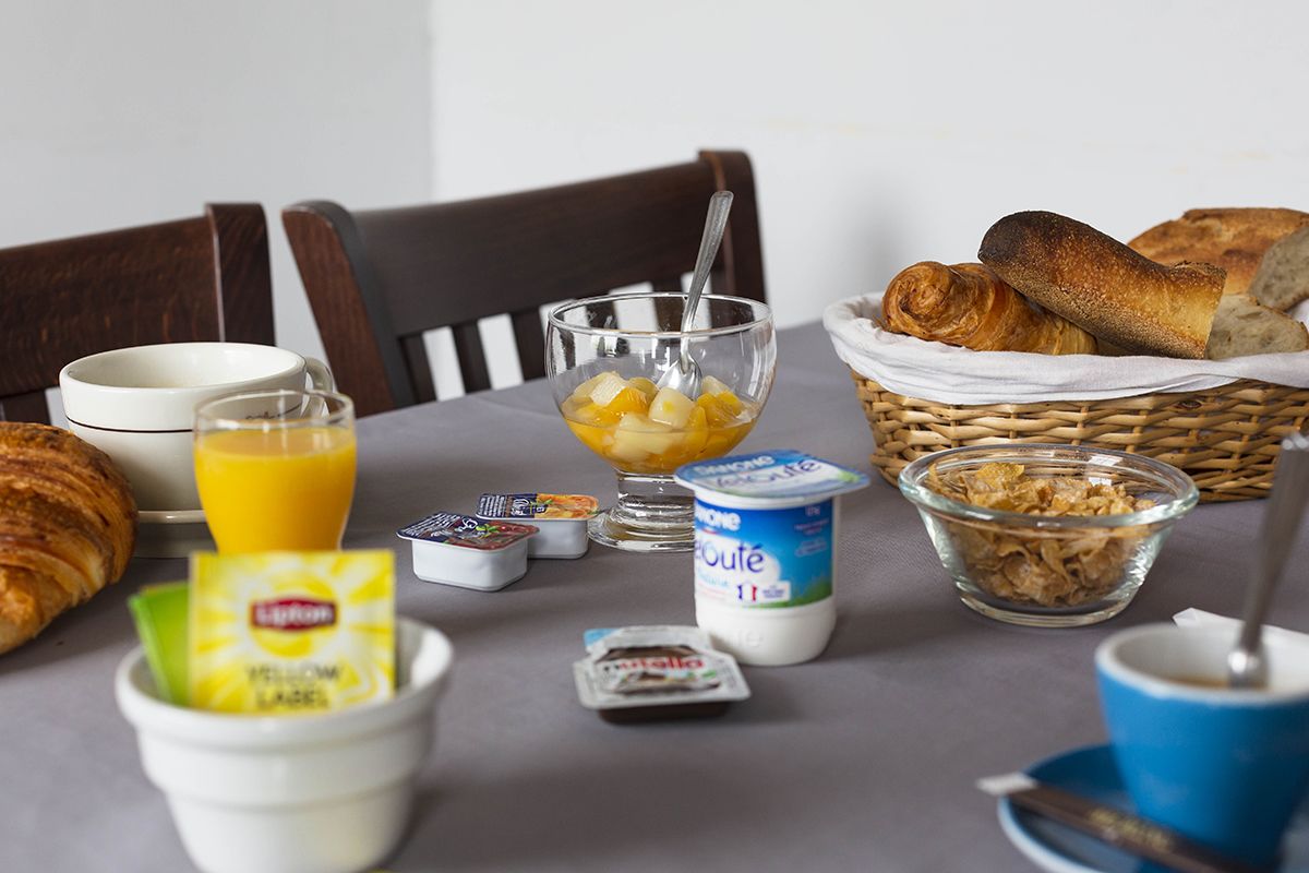 daily continental breakfast (eur 12 per person)