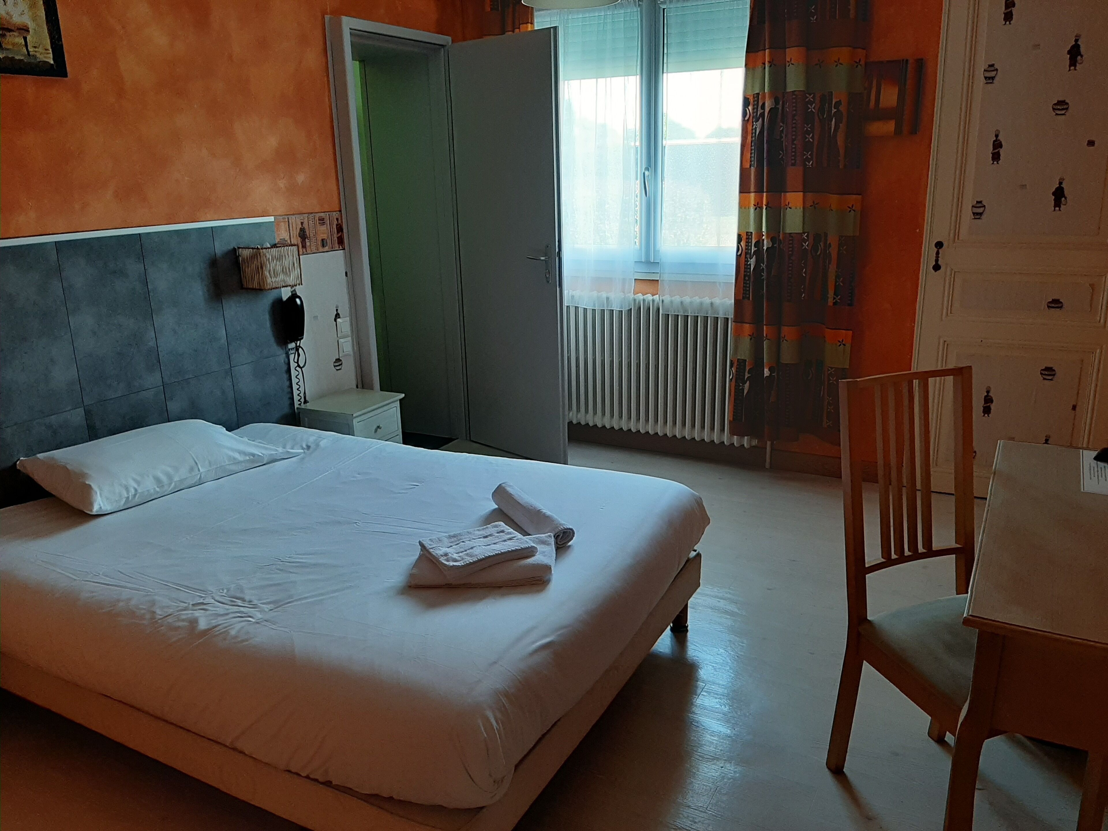 in-room safe, desk, soundproofing, iron/ironing board