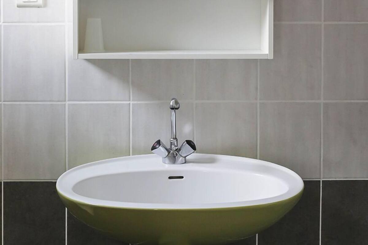 double room | bathroom sink