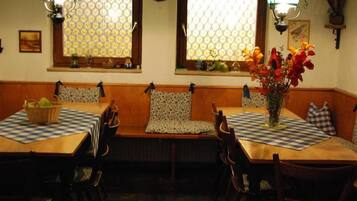 Apartment (Balkon/Terrasse) | In-room dining