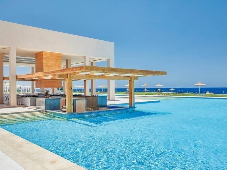 3 outdoor pools, sun loungers
