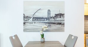 In-room dining - Vicar Street Apartments (Dublin)