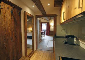 Studio-Apartment with Balcony - Attic | Private kitchen | Fridge, stovetop, dishwasher, coffee/tea maker - Appartement Elisabeth (Kitzbuhel)