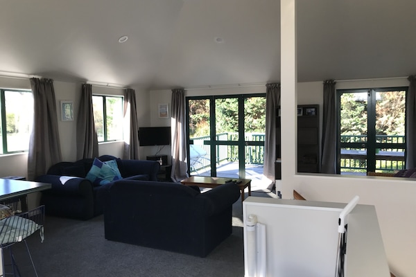 Lounge / Deck