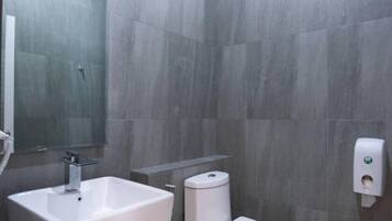 S-Type | Bathroom | Separate tub and shower, deep soaking tub, rainfall showerhead, towels